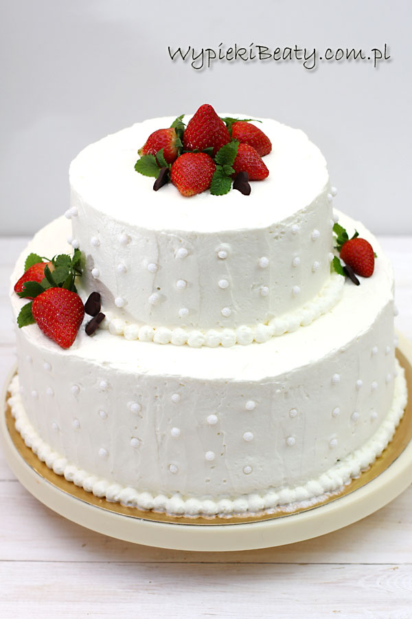 kremowy tort weselny