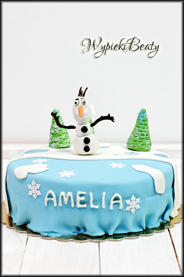 urodzinowy tort z Olafem