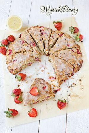 truskawkowe scones 6