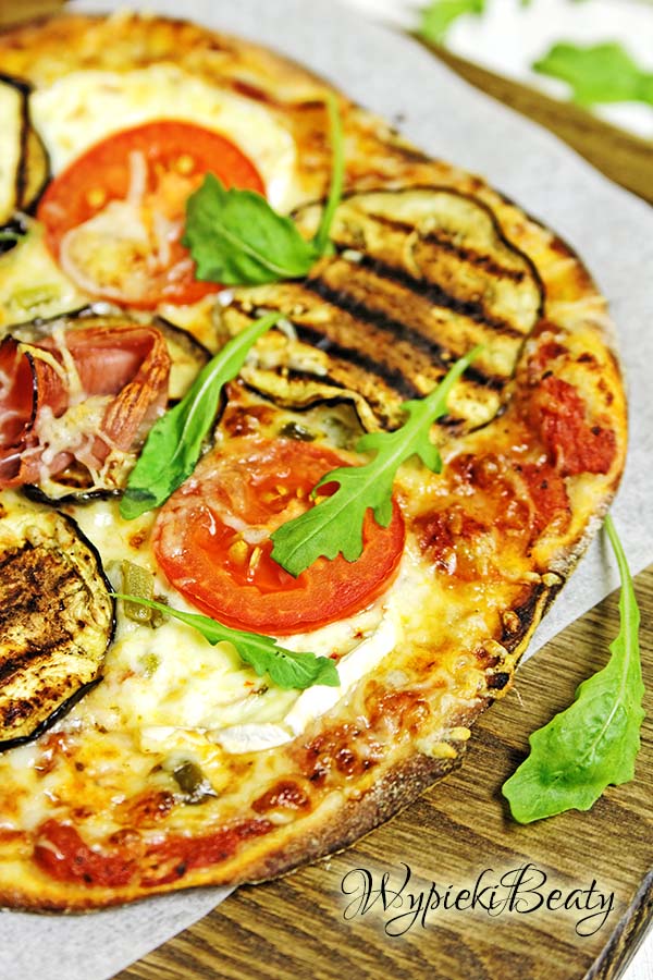 pizza na zakwasie z grillowanymi warzywami