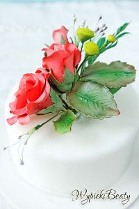 sugar roses cake