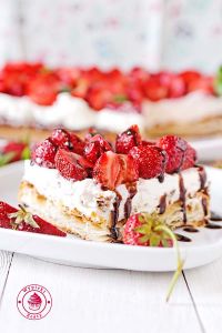 puff pastry with strawberries