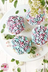 cheesecream cupcakes
