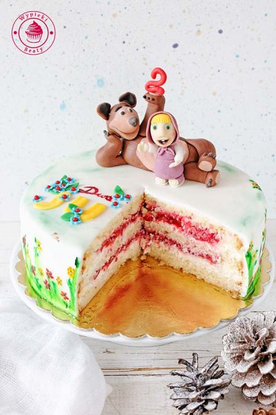 tort urodzinowy z malinami