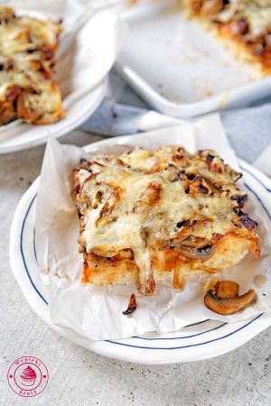 pizza z pieczarkami