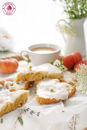 scones z brzoskwiniami