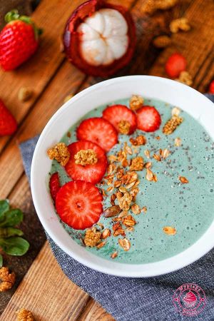 bananowe smoothie ze spiruliną