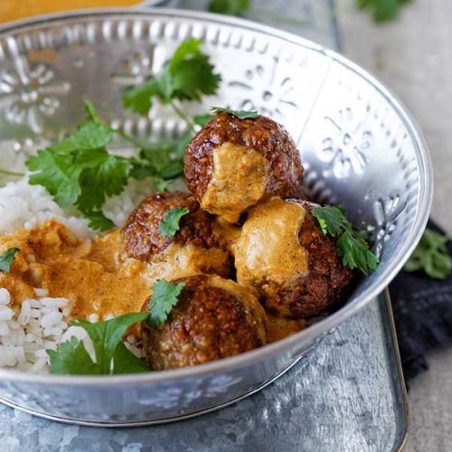 pieczone klopsy z sosem butter chicken