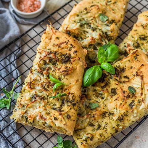 ziołowa focaccia z ziemniakami