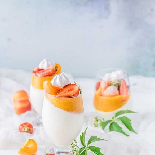 jogurtowa panna cotta z morelami