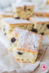 Upside-down nut cake bakaliowe ciasto na białkach