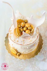 Simple Dulce de Leche Muffins toffee and chocolate cake