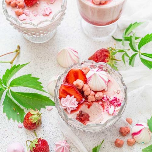 truskawkowa panna cotta