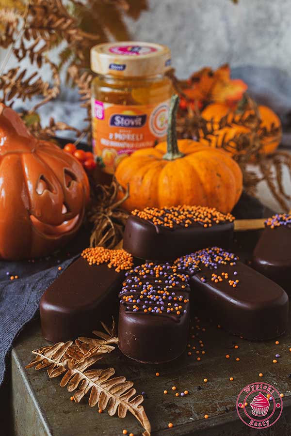 Halloweenowe cakesicles przepis Wypieki Beaty