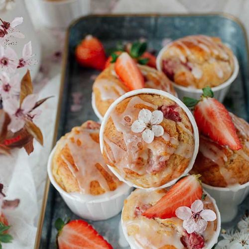 jogurtowe muffinki z truskawkami