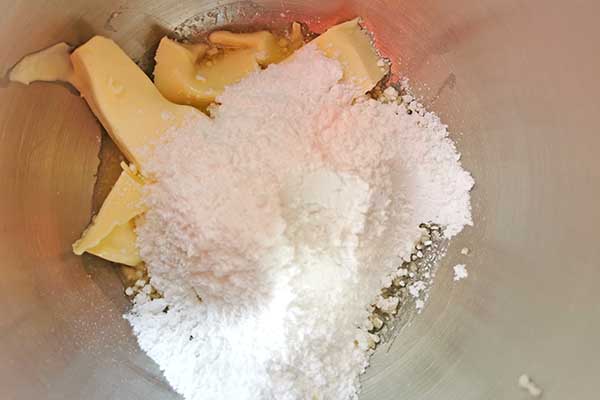 jak miksować masło z cukrem