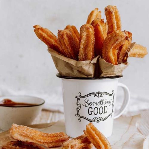 churros z sosem czekoladowym