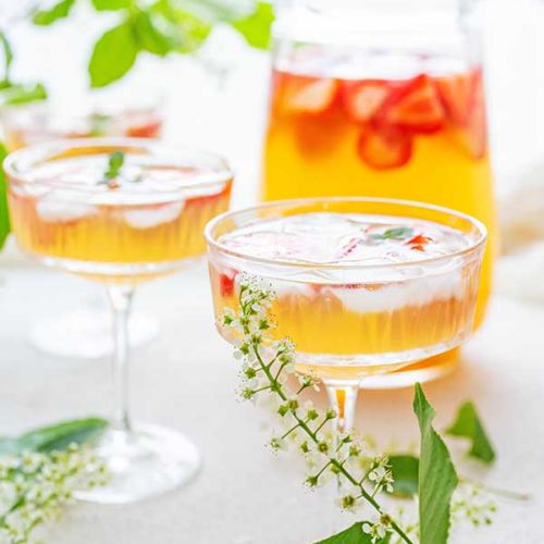 sangria rabarbarowo-truskawkowa