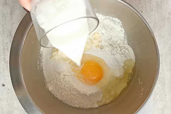 jak zrobić ciasto drożdżowe na bułeczki cynamonowe