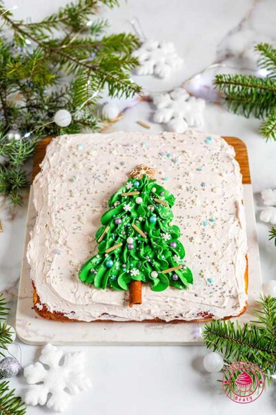 ciasto na Boże Narodzenie z choinką z kremu mascarpone