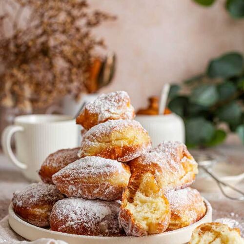 francuskie pączki bez nadzienia