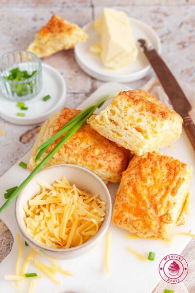 bułki serowe z tartym serem