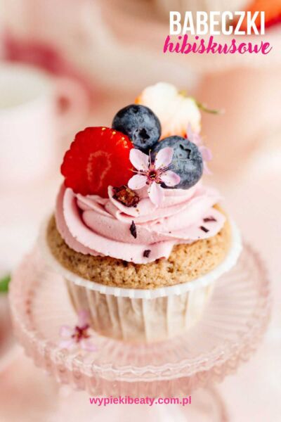 hibiscus cupcakes with hibiscus cream