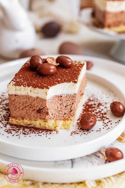 lekkie ciasto musowe z białą czekoladą i mleczną czekoladą
