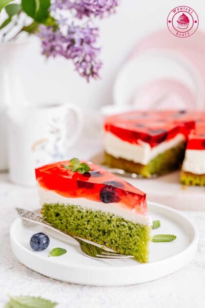 spinach mascarpone and jelly cake