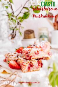 Rhubarb cake with meringue topping shortcrust cake with rhubarb and strawberries