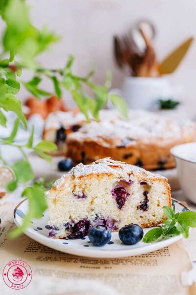 almond blueberry cake
