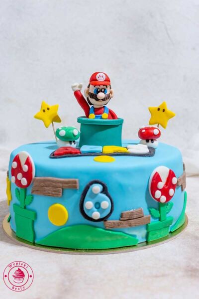 urodzinowy tort z Mario