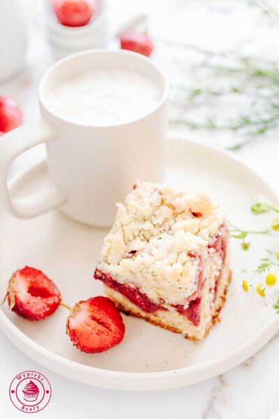 simple strawberry cake