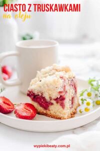 New York Crumb Cake strawberry cake with streusel