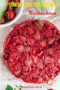 Oil-based strawberry cake upside-down strawberry yeast cake