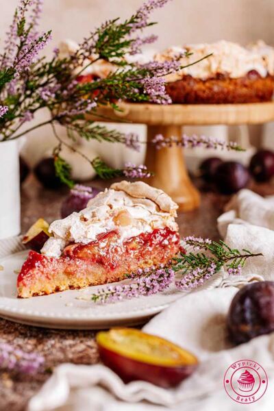 ciasto luizy pieczone ze śliwkami i bezą