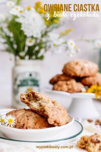 Simple oat cookies with apples a plate of cookies and flowers