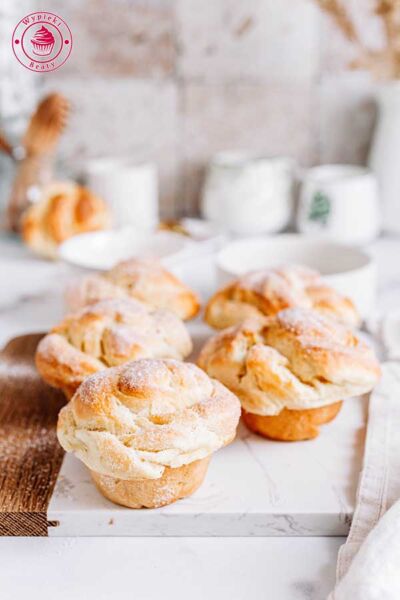 drożdżowe muffinki cruffiny z kremem pistacjowym i nutellą