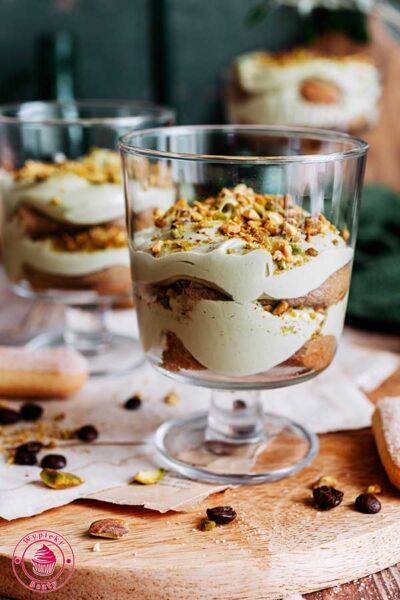 pistacjowe tiramisu z pistacjami i pistacjowym kremem