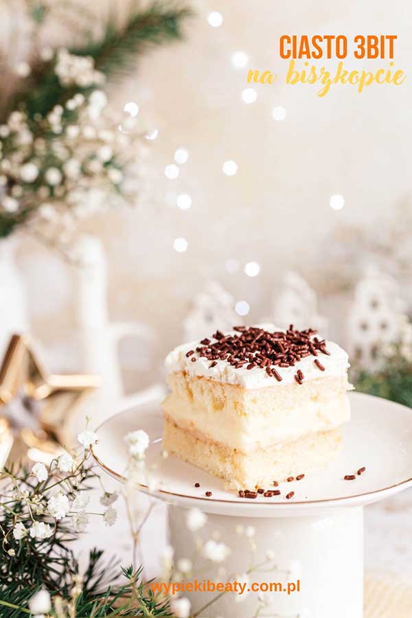 light 3bit cake on sponge cake