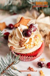 Delicious hibiscus cupcakes gingerbread cupcakes with cinnamon cream