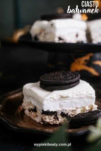 3 Bit Cake on Sponge Cake snowman meringue cake