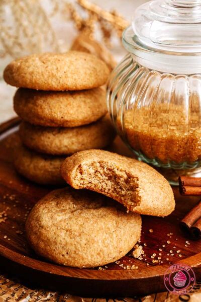 cinnamon cookies with burnt butter and cinnamon sugar