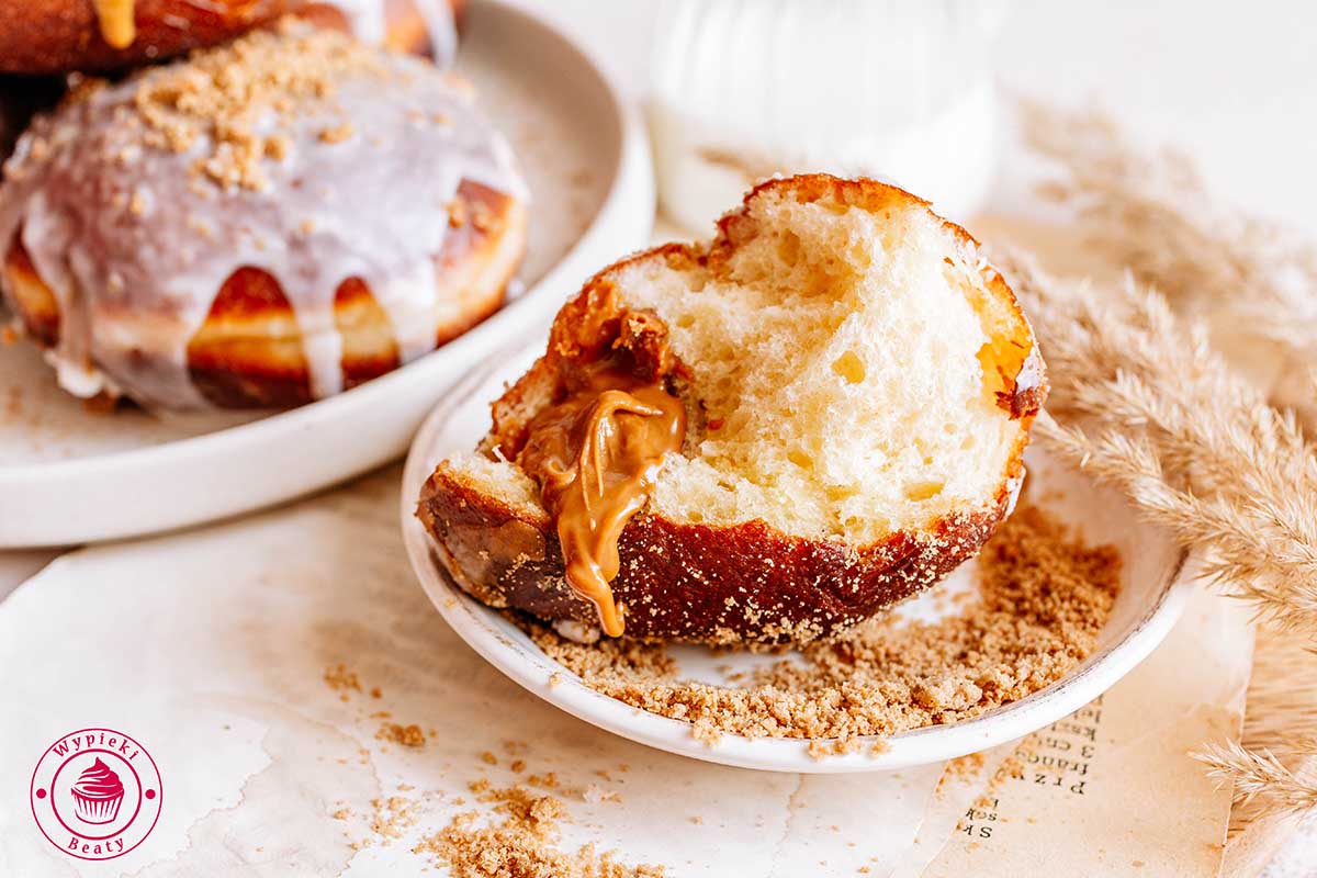 pączki lotus biscoff z kremem ciasteczkowym lotus biscoff