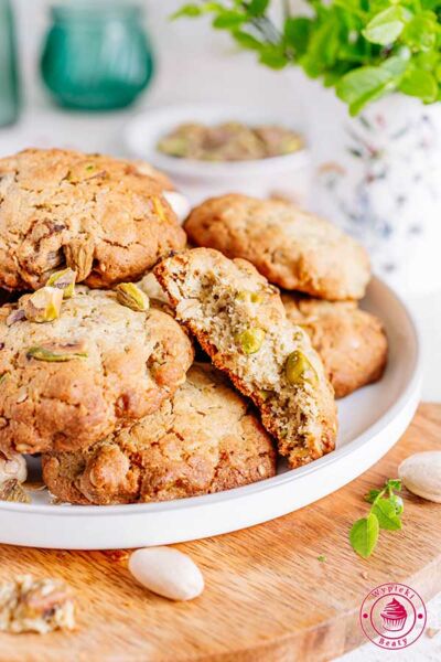 owsiane ciastka z pistacjami i kremem pistacjowym