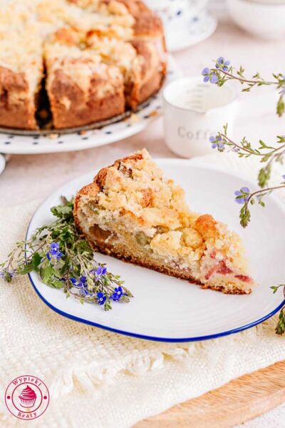 rhubarb streusel cake