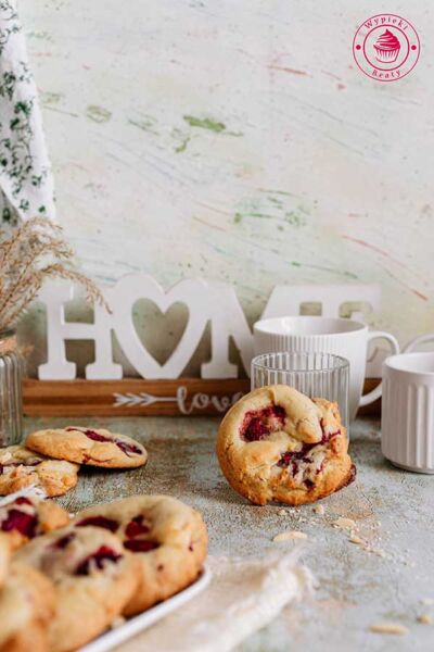 simple raspberry white chocolate cookies