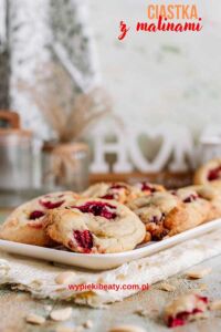 Szybkie ciastka cappuccino proste ciasteczka z białą czekoladą i malinami