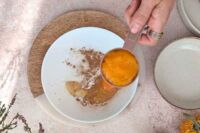 dodawanie puree z dyni na omlet dyniowy