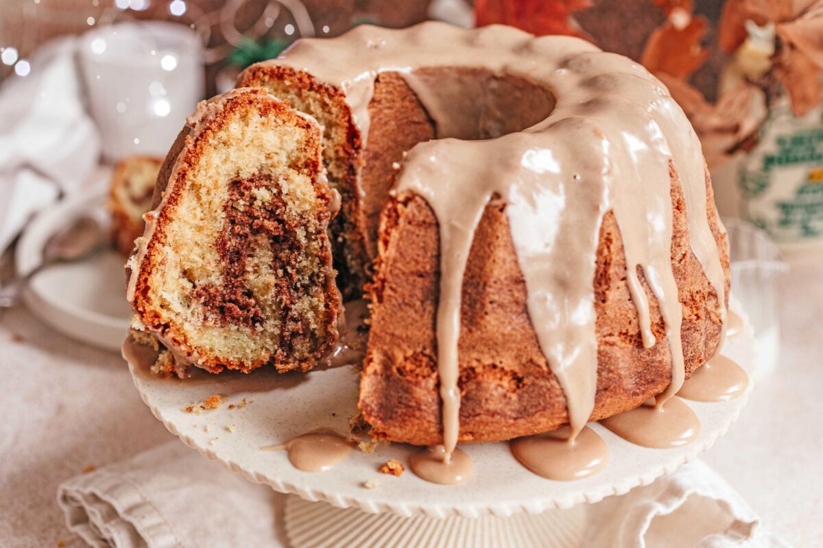 puszysta maślana babka z cynamonym twistem i lukrem miękka ucierana babka cynamonka z lukrem i cynamonem